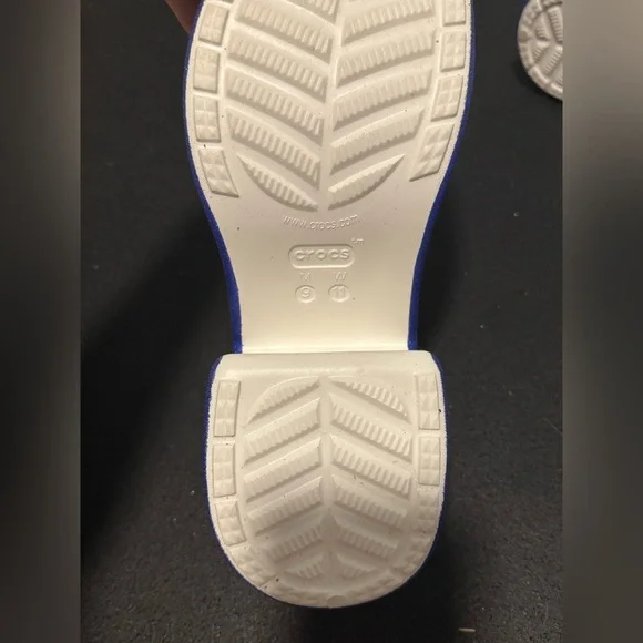 NWOT Crocs Hello Kitty 50th Anniversary Blue Glitter Siren Clogs - Picture 2 of 9